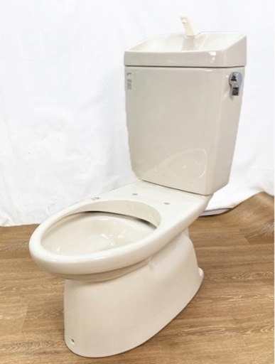 トイレ 便座 タンクセット  床排水タイプで取り付けブラケットも揃っています。