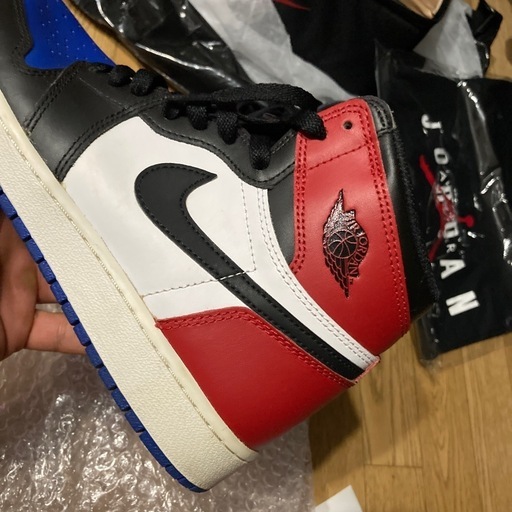 AJ1 top3