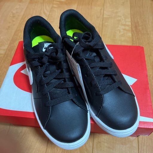 お値下げしました！新品未使用NIKEレディーススニーカー23センチ
