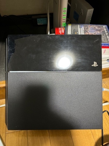 PS4 本体とケーブル類のみ