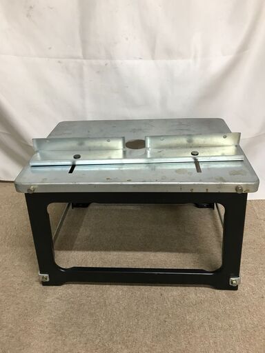 【北見市発】マキタ makita テーブル 電動工具 DIY 作業台 木工 (D6089w)