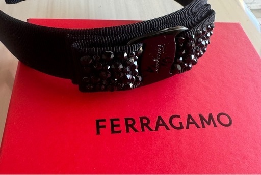 フェラガモ　カチューシャ