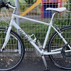 GIANT  ESCAPE　R3-エスケープクロスバイク白