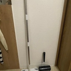 カーペットローラー、クリーナー2個の画像