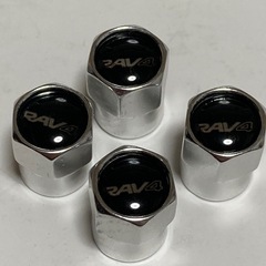 【新品】RAV4 エアバルブキャップ 1台分（4個）シルバーの画像