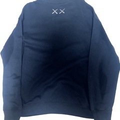 【本日取引募集中】Uniqlo x KAWS Sweatshirt "Black"の画像