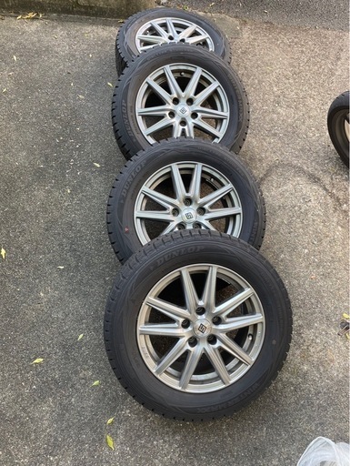 ダンロップ　スタッドレスタイヤ付きホイールセット 16インチ