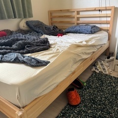 ikea tarva ベッドフレームの画像