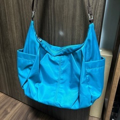 ショルダーバッグの画像