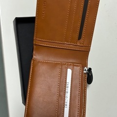 GLEVIO 2つ折り財布の画像