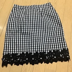 ノエラ　チェックスカート