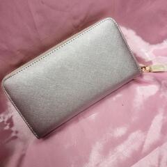値下げします！レディース長財布新品未使用の画像