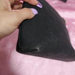 黒の派手なポーチ中古の画像