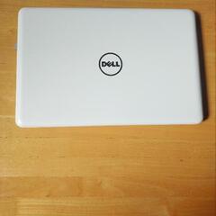 ノートパソコンとLANマウスと電源コードの画像