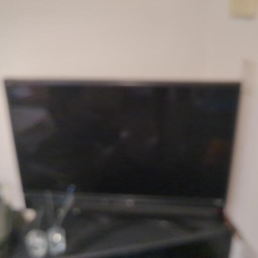 40インチ　液晶テレビ