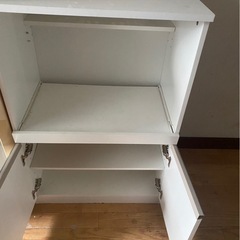 棚、食器棚の画像