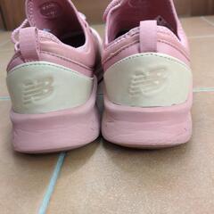 ニューバランス シューズ 31センチ ピンク　の画像