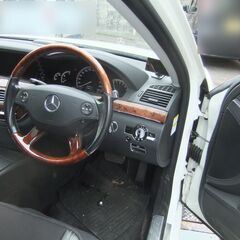 メルセデスベンツＳ５５０ W２２１ フル装備  Bカメラ・サンルーフ他多数 車検なし　車検6年9月までありました。  抹消登録渡し　エンジン不調　部品取り　走行は出来ますが、車検排ガス不適合です。の画像