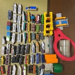 トミカ　プラレール多数　動作未確認です