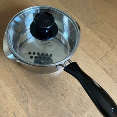 新品未使用　ステンレス片手鍋　湯切り穴あり