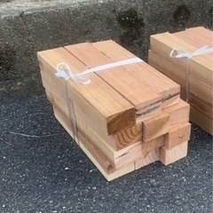 木製パレット切断の端材　薪に　一束200円の画像
