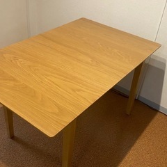 折りたたみ式ダイニングテーブル