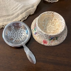 ティーストレーナー　花柄 陶器製　イギリス 紅茶の画像