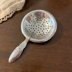 ティーストレーナー　花柄 陶器製　イギリス 紅茶の画像