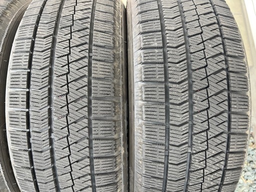 215/60R17ブリヂストン VRX2スタッドレス アルファード エスティマ ヴェルファイア
