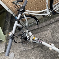 折り畳み自転車　ホワイトの画像
