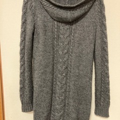 ユニクロ　レディース　ケーブルダッフルロングニット　の画像