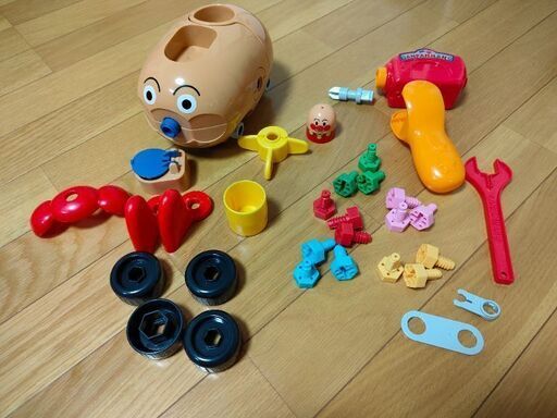 アンパンマン　ドキンちゃん　ねじねじ　おもちゃ