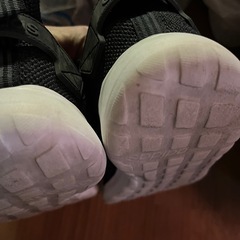 adidas スニーカーの画像