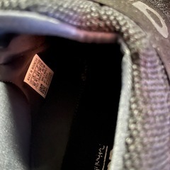 adidas スニーカーの画像