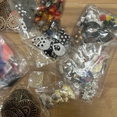 断捨離中★アクセサリー作り用のパーツの画像