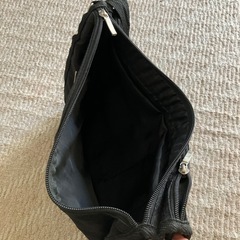 黒のショルダーバックの画像