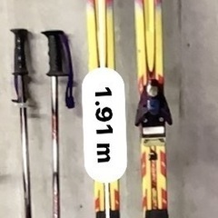 YAMAHA スキーとストックのセットの画像