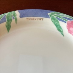 【受付終了】GIVENCHYの大皿の画像
