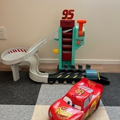 カーズトミカ レバーで連続発進 ダイナミックタワー
