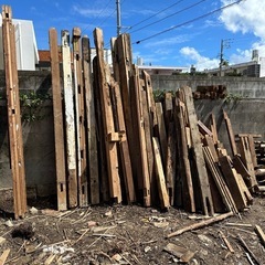 中古木材　薪、倉庫、小屋、ガレージ制作
の画像