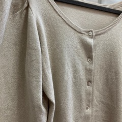 Chico パフラメ長そでカーディガン シャンパンゴールド Fサイズの画像