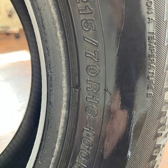 215/70 R16 中古タイヤ‼︎‼︎溝あります‼︎の画像