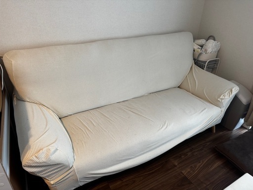ソファ　三人掛け　カバー付き\n