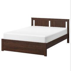 クイーンベッドフレームの画像