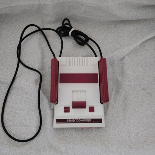 【中古（状態A）】ニンテンドークラシックミニ　ファミリーコンピュータ（ファミコン）nintendo