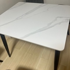 ダイニングテーブル
