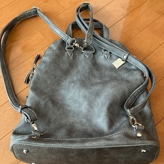 A.V.V リュック　レディース　グレーの画像