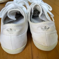 adidas リレースローの画像