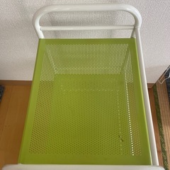 【お受け渡し者決定しました】ミニスチールワゴン、プラスチック製ワゴンの画像