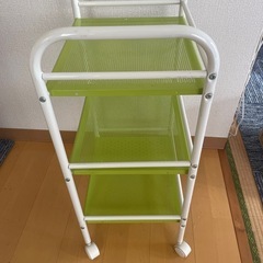 【お受け渡し者決定しました】ミニスチールワゴン、プラスチック製ワゴンの画像